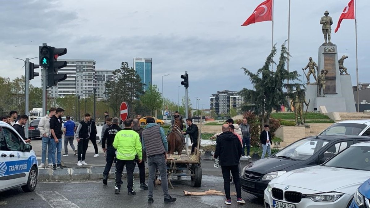 Tekirdağ’da polisin ‘dur’ ihtarına uymayan at arabası ortalığı birbirine kattı