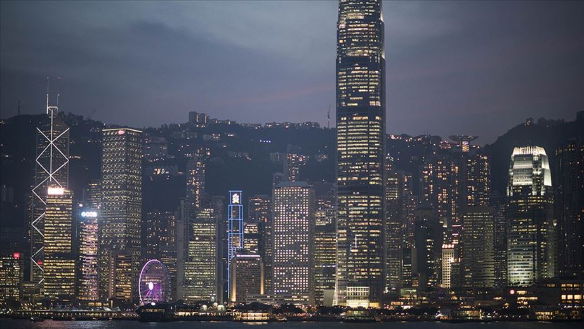 Hong Kong'un ekonomisi, dört çeyrek süren daralmanın ardından yeniden büyüdü