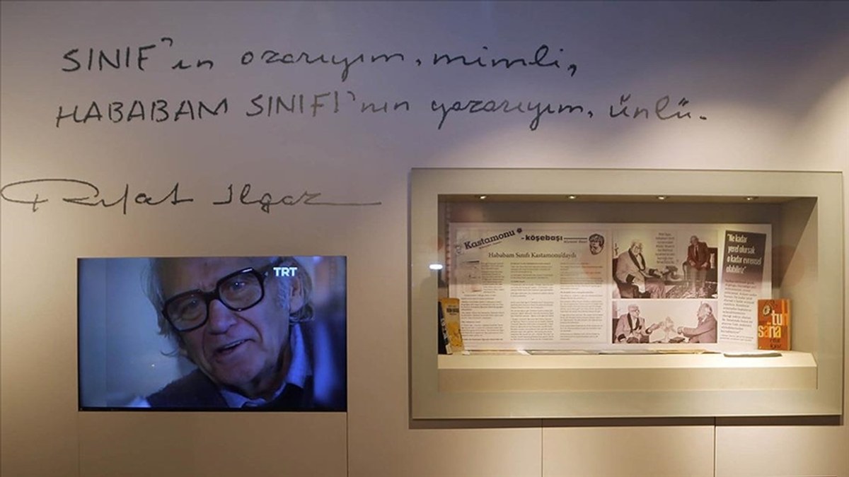 Hababam Sınıfı'nın efsanevi hocası olan gerçek Kel Mahmut'un fotoğrafı müzede sergileniyor
