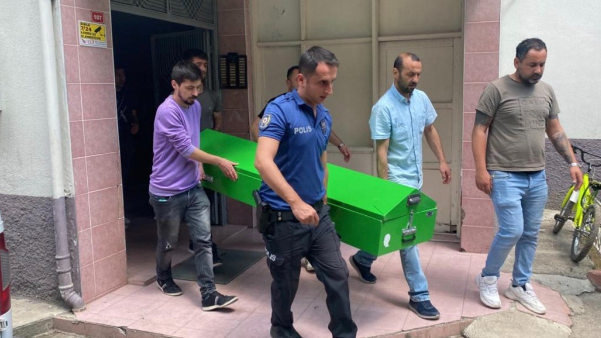 Adana'da 2 çocuk annesi kadın evinde ölü bulundu