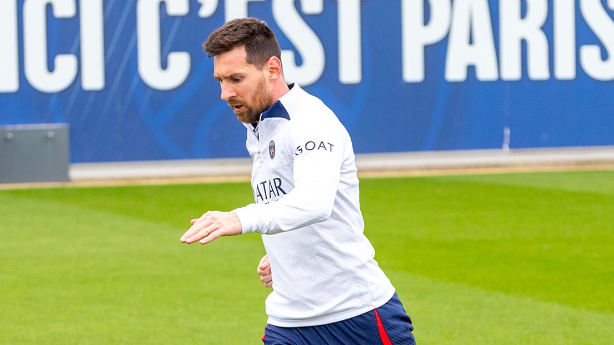 Kadro dışı kalan Lionel Messi, idmanlara başladı