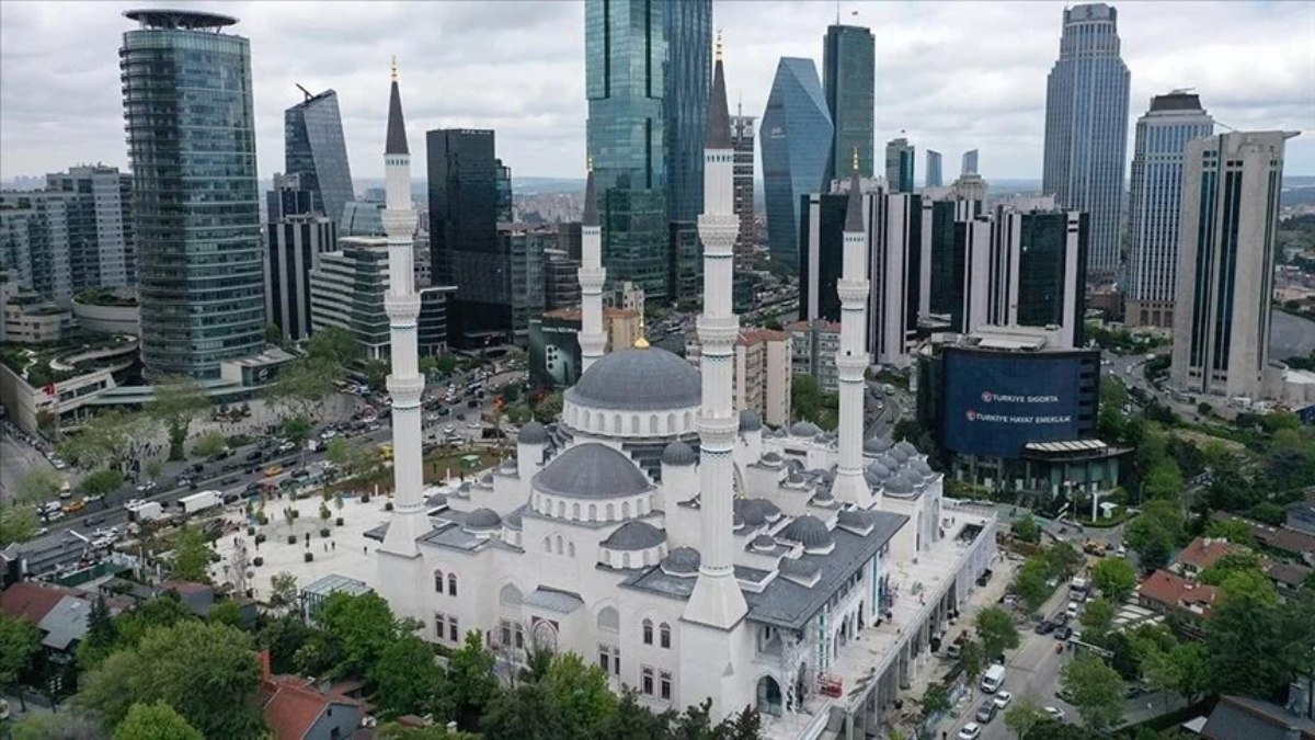 Barbaros Hayrettin Paşa Camii bugün ibadete açılıyor