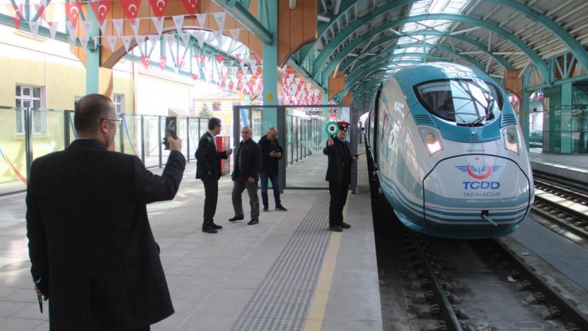 Merakla bekleniyordu! Ankara-Sivas yüksek hızlı tren seferinin bilet fiyatı açıklandı