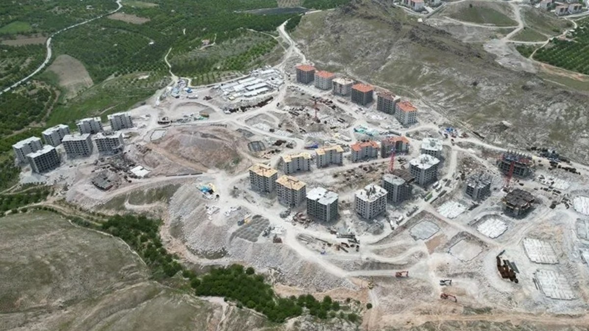 Malatya'da depremin ardından inşaasına başlanan konutlar 193 gün sonra teslim edilecek