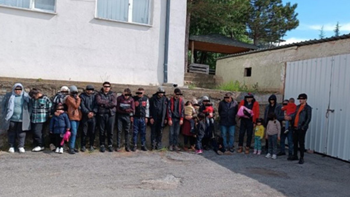 Kırklareli'den Bulgaristan'a geçmeye çalışan 27 göçmen yakalandı