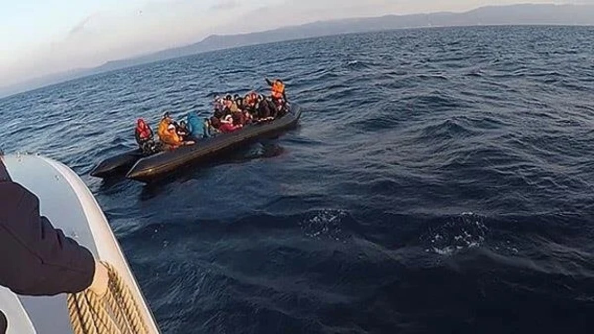 AB'den Yunanistan'a göçmen uyarısı: Resmi adımlar atmaya hazırız