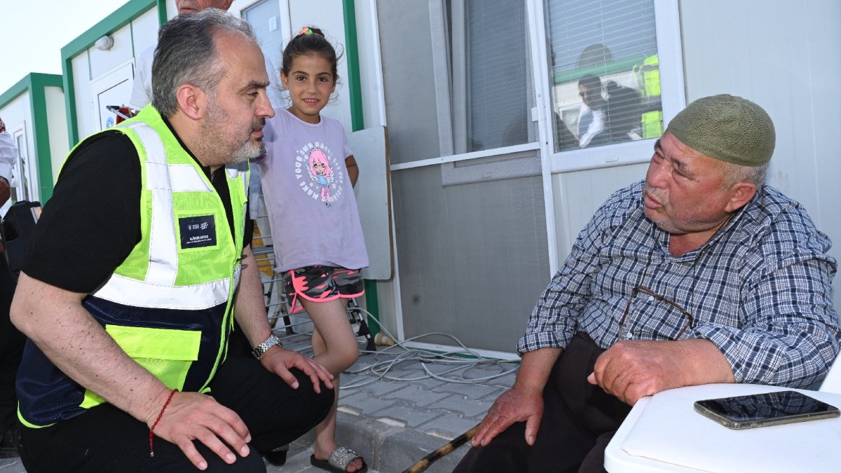 Hatay’da hayata Bursa ile sarılıyorlar: Bursa Büyükşehir Belediyesi depremzedelerin yanında
