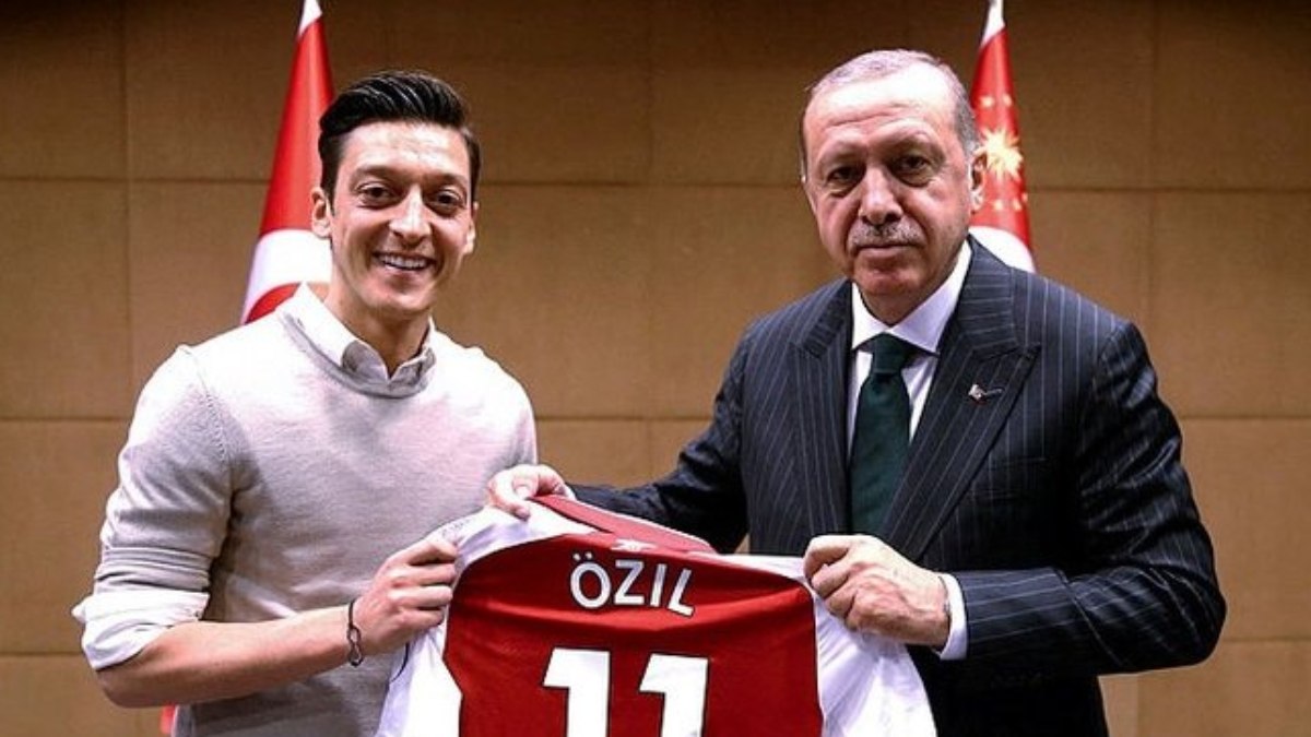 Mesut Özil, Cumhurbaşkanı Erdoğan'a desteğini açıkladı: Birileri rahatsız oldu