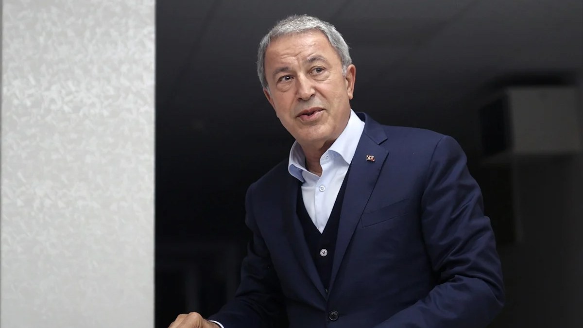 Milli Savunma Bakanı Hulusi Akar, oyunu Kayseri'de kullandı