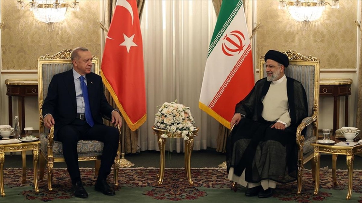 Cumhurbaşkanı Erdoğan'a, İranlı mevkidaşından kutlama telefonu