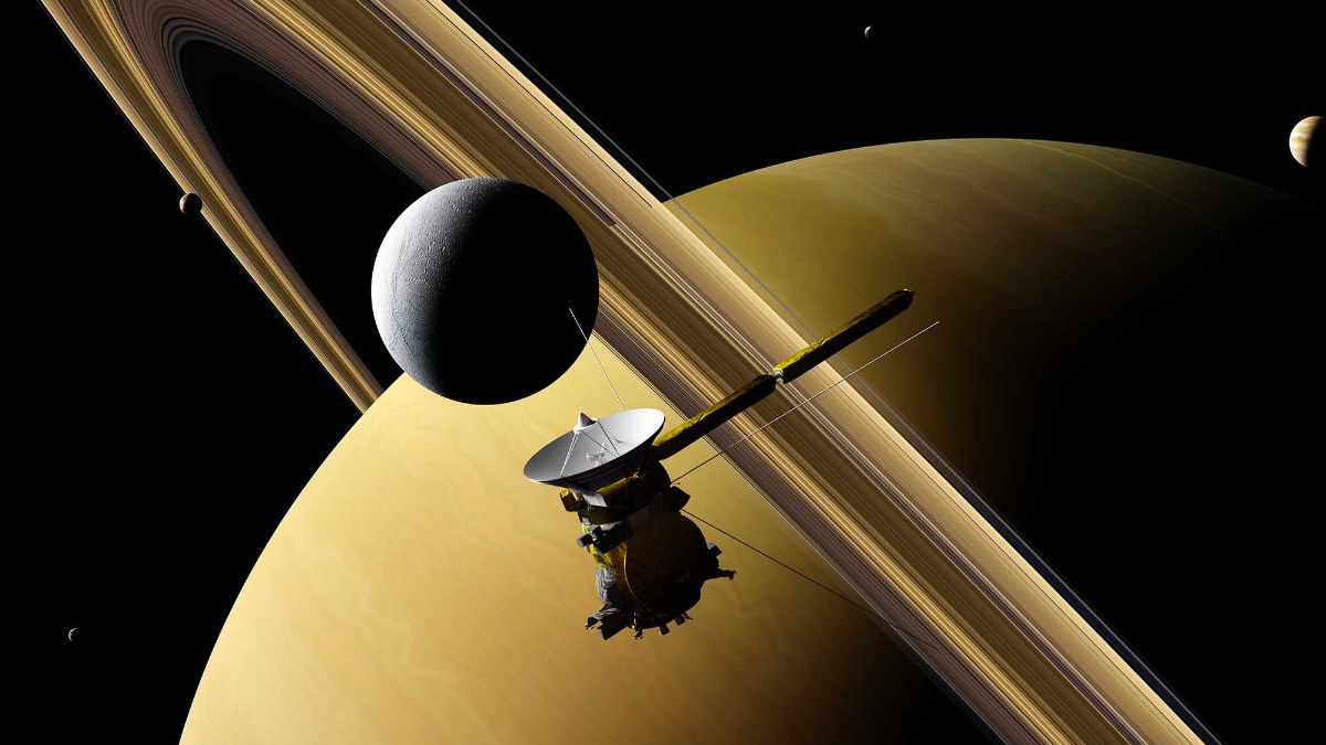 Satürn'ün halkaları tonlarca kütle kaybediyor
