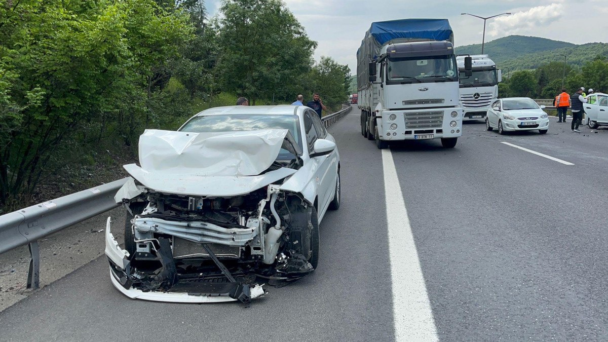 Düzce'deki zincirleme kadara 3 kişi yaralandı