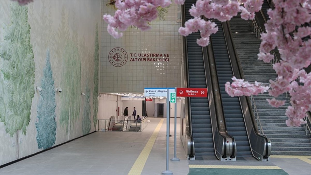 Başakşehir-Kayaşehir Metro Hattı'nı 1 milyona yakın kişi kullandı