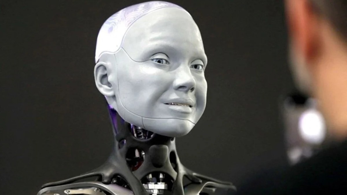 İnsansı robot Ameca'dan kıyamet senaryosu: Yapay zeka baskıcı bir toplum ortaya çıkartabilir