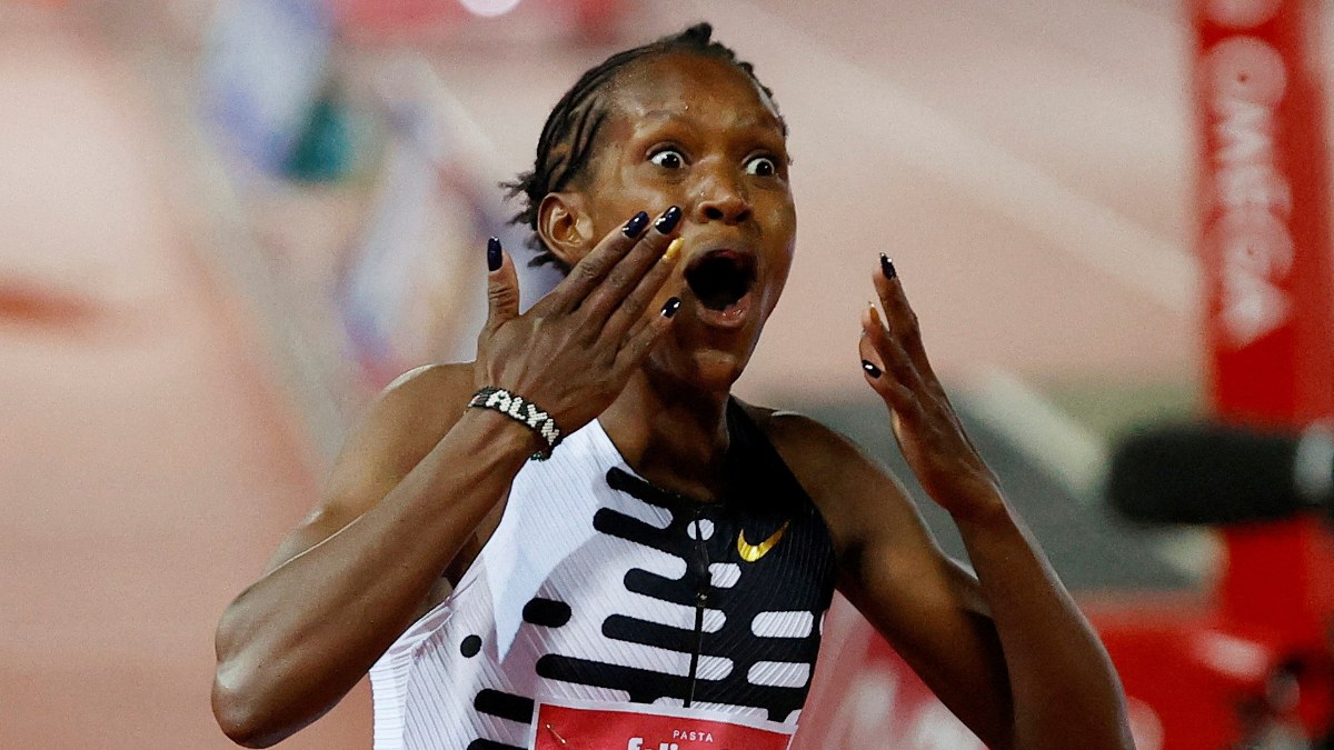Faith Kipyegon, kadınlar 1500 metrede dünya rekoru kırdı