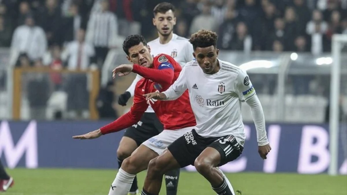 Kasımpaşa - Beşiktaş maçının ilk 11'leri