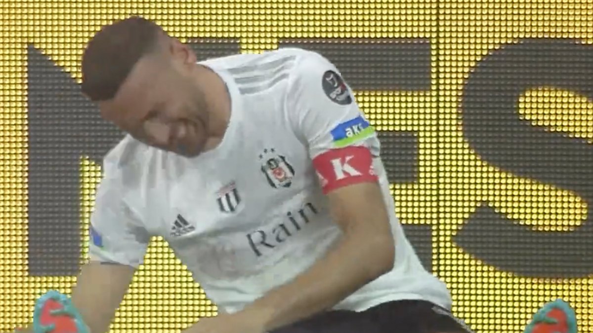 Cenk Tosun, Konyaspor maçında sakatlık geçirdi