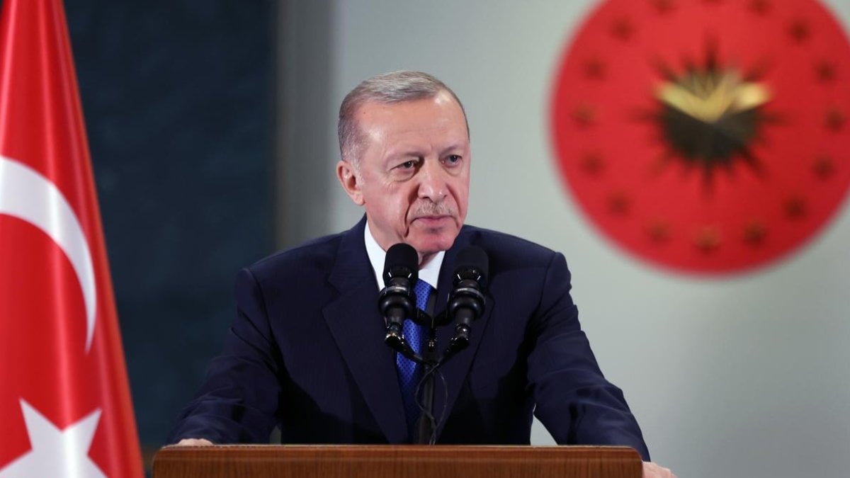 Cumhurbaşkanı Erdoğan'dan Numan Kurtulmuş'a tebrik