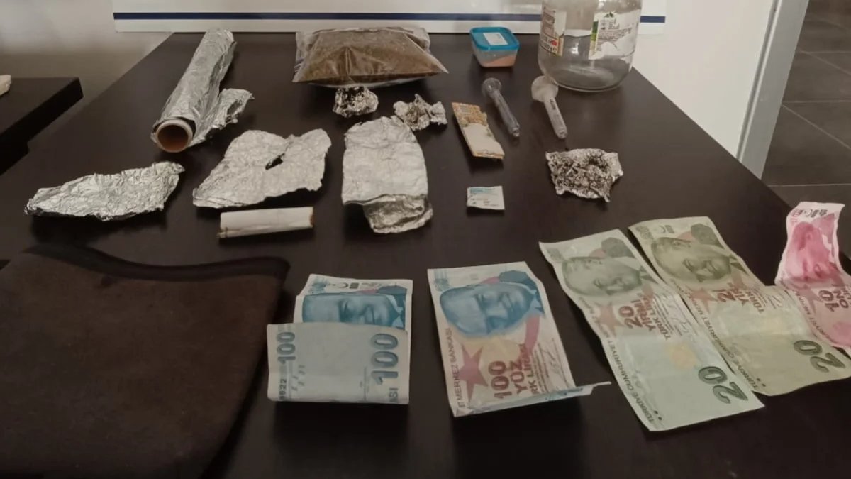 Tekirdağ'da polis uyuşturucu tacirini de müşterilerini de yakaladı