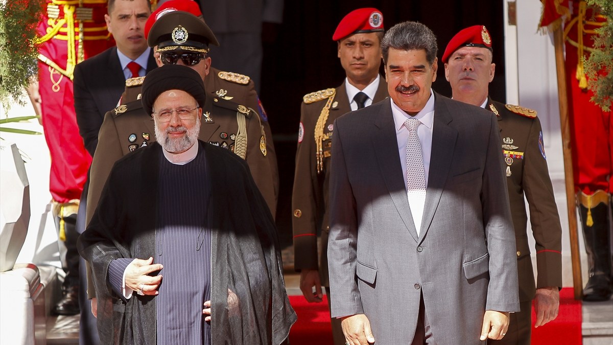Venezuela'da Nicolas Maduro - İbrahim Reisi görüşmesi