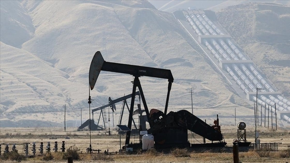 OPEC, küresel petrol arzının mayısta 1 milyon varil azaldığını bildirdi