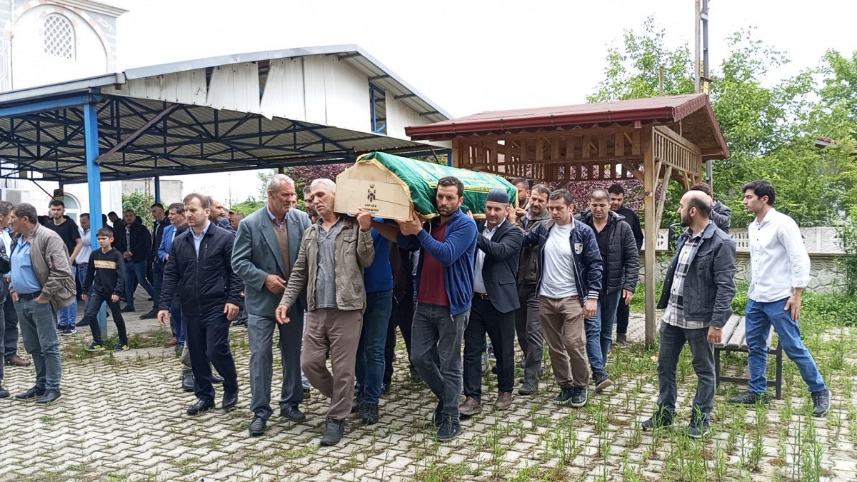 Samsun'da kuzeni tarafından kazara vurulan minik Mehmet defnedildi