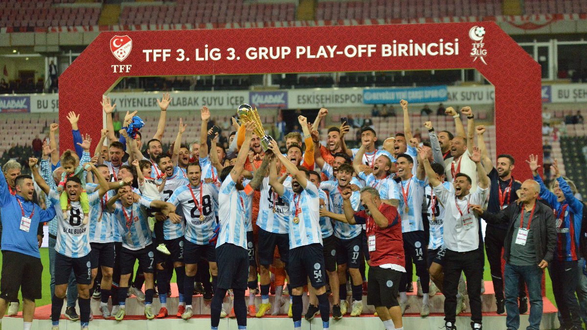 Beyoğlu Yeni Çarşı, TFF 2. Lig'e çıktı