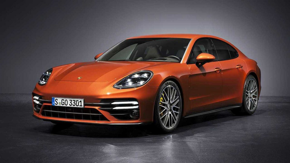 Porsche, en değerli lüks markalar listesinde zirvede