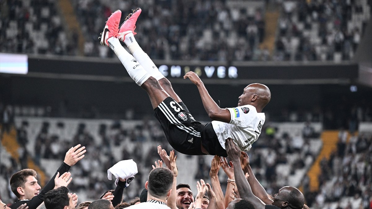 Atiba Hutchinson emeklilik maçını açıkladı