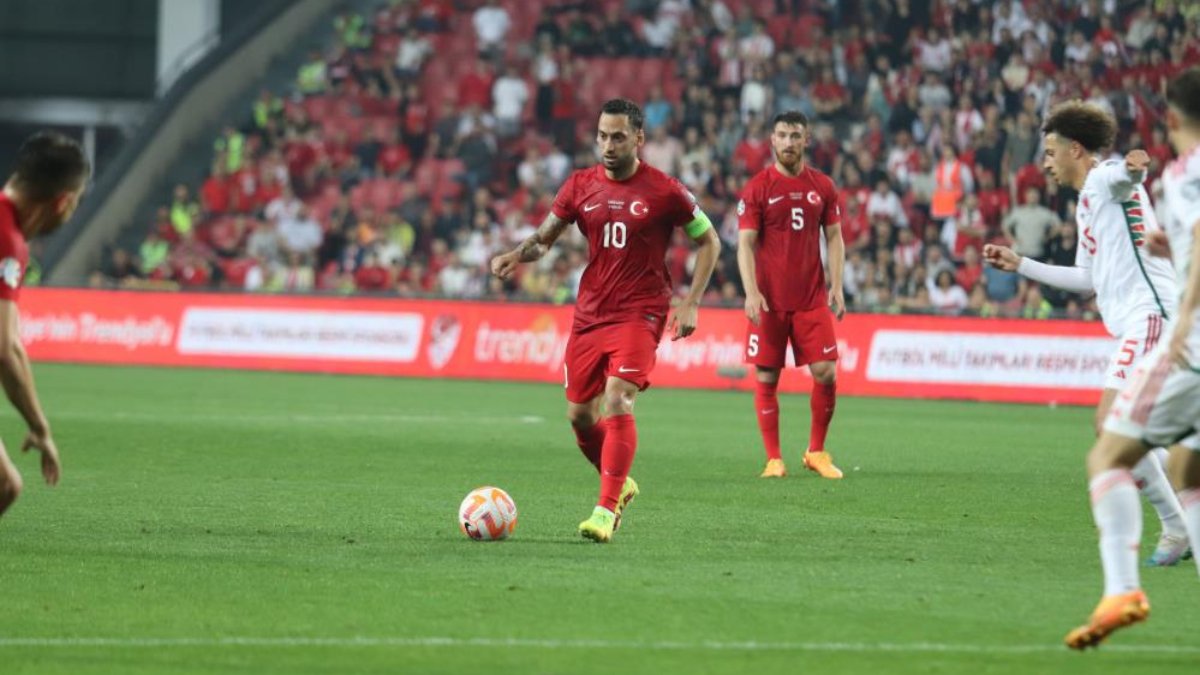 Hakan Çalhanoğlu penaltıda Galler kalecisini geçemedi