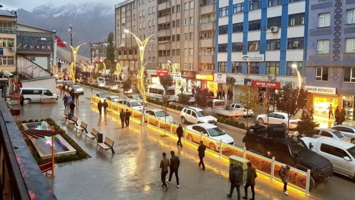 Hakkari'de gösteri yürüyüşlerine 15 gün yasak kararı