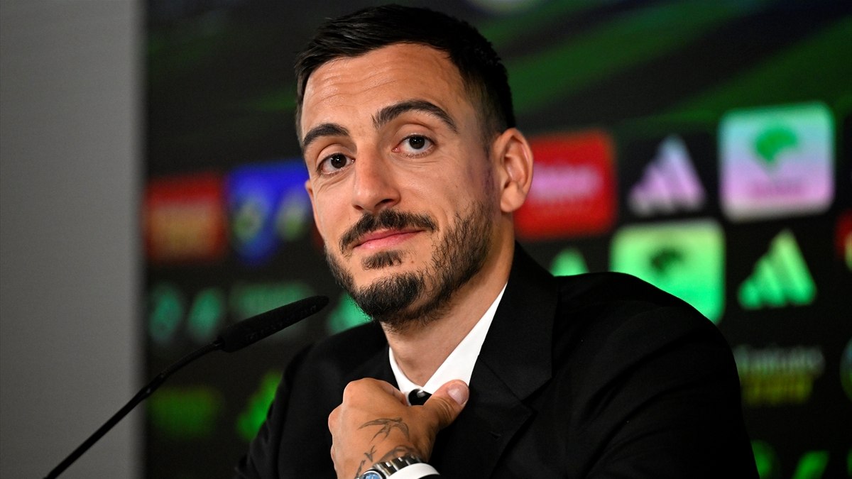 Real Madrid, Joselu'yu basına tanıttı