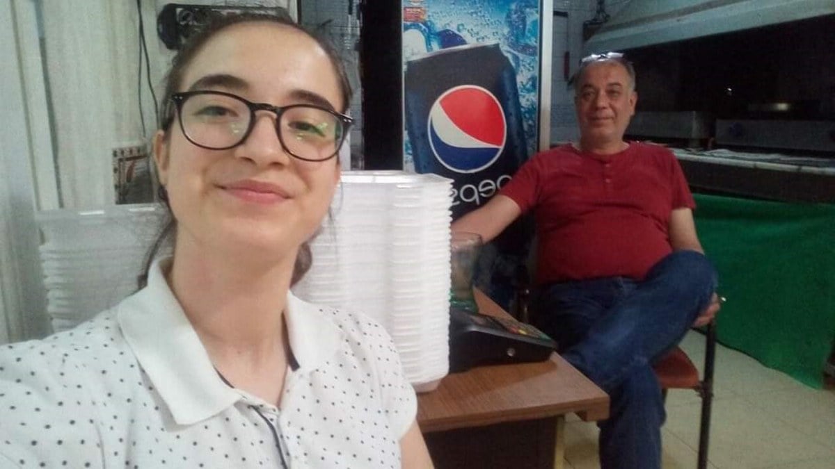 Burdur'da kızının mezuniyeti sonrası kalp krizi geçirip, öldü