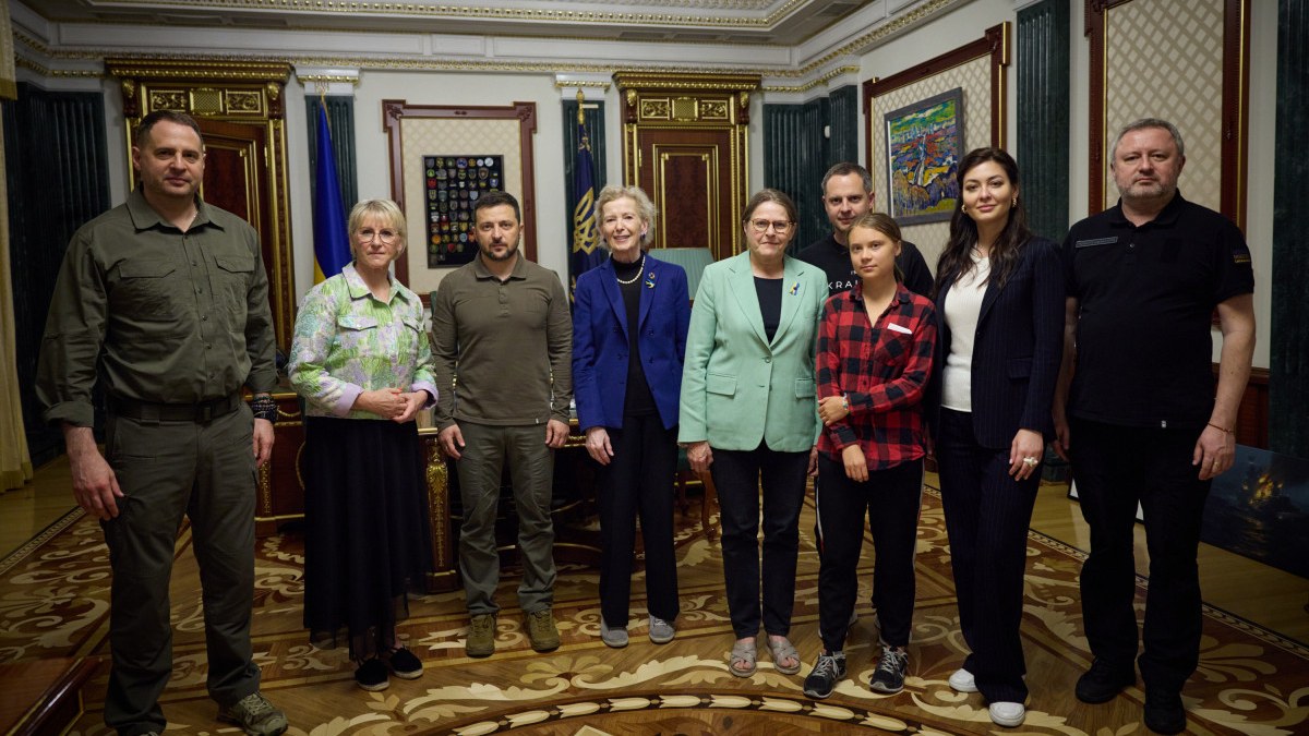 İsveçli çevre aktivist Greta Thunberg, Kiev'de Zelenskiy ile görüştü