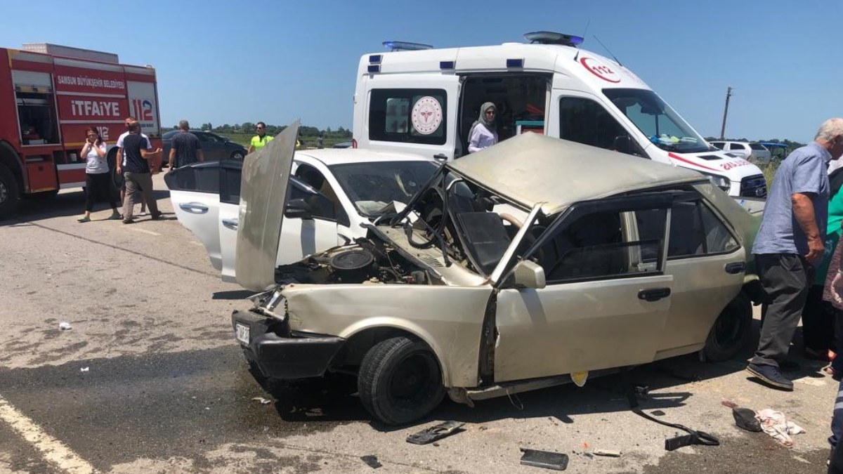 Samsun'da araçlar çarpıştı: 9 yaralı