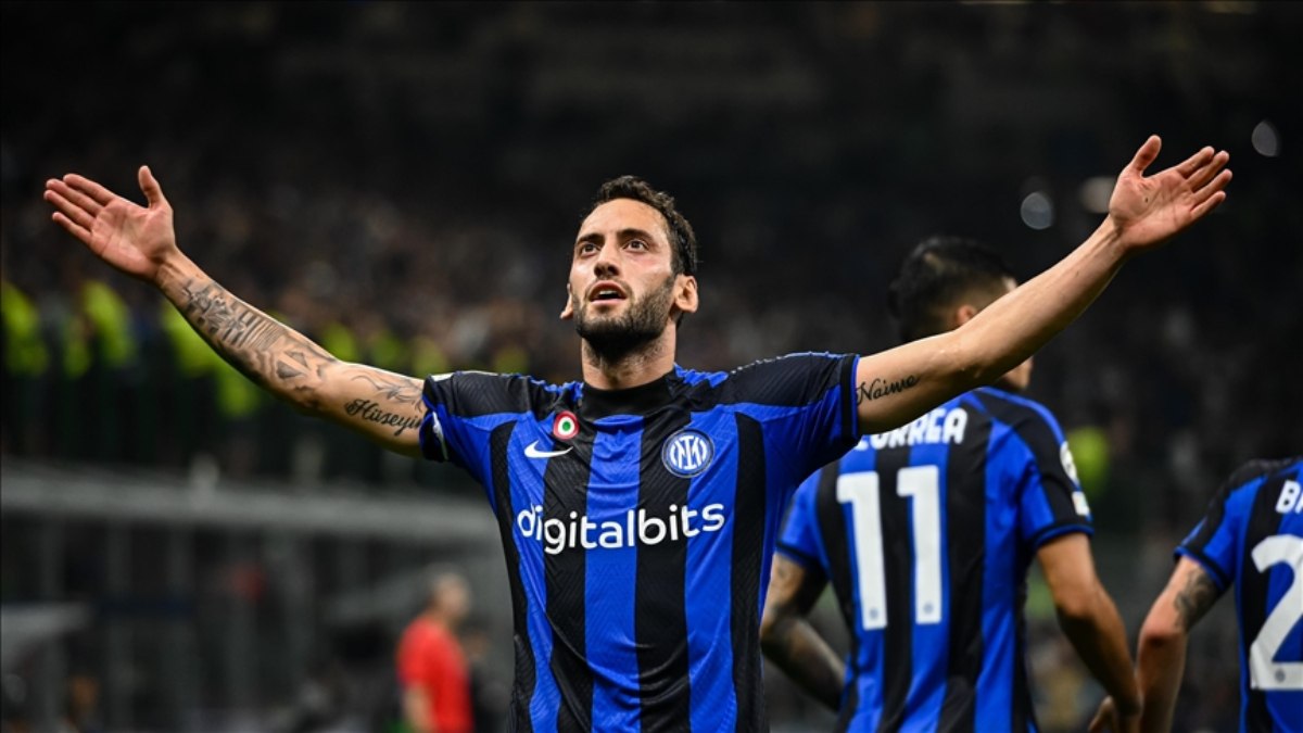 Inter, Hakan Çalhanoğlu'nun sözleşmesini uzattı