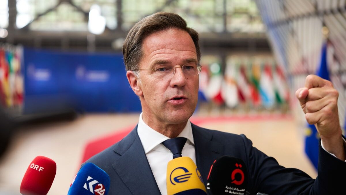 Hollanda Başbakanı Rutte siyaseti bırakıyor
