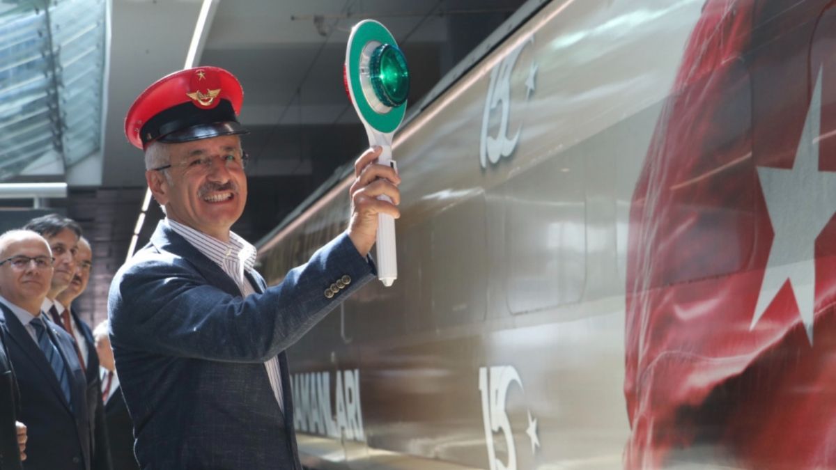 Demokrasi treni törenle uğurlandı