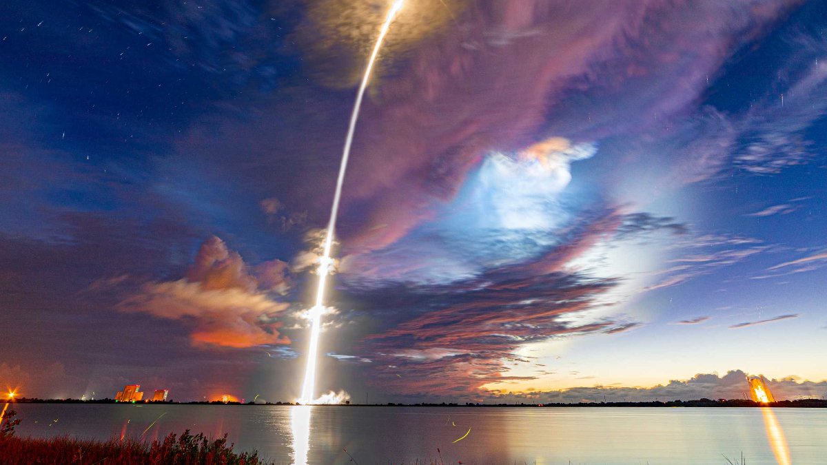 SpaceX, 54 Starlink uydusunu daha uzaya yolladı