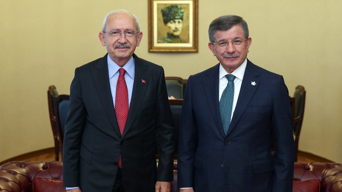 Ahmet Davutoğlu'ndan Kemal Kılıçdaroğlu'na ziyaret