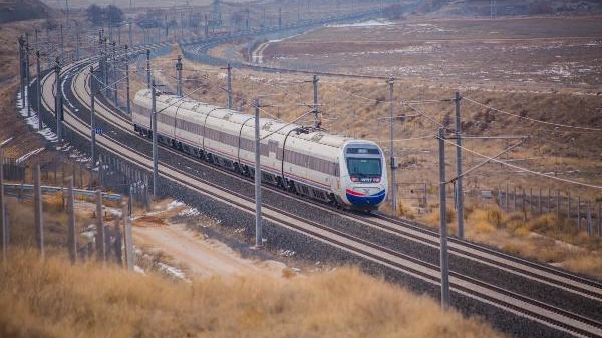 Ankara-Sivas hızlı tren hattının sefer sayısında artış