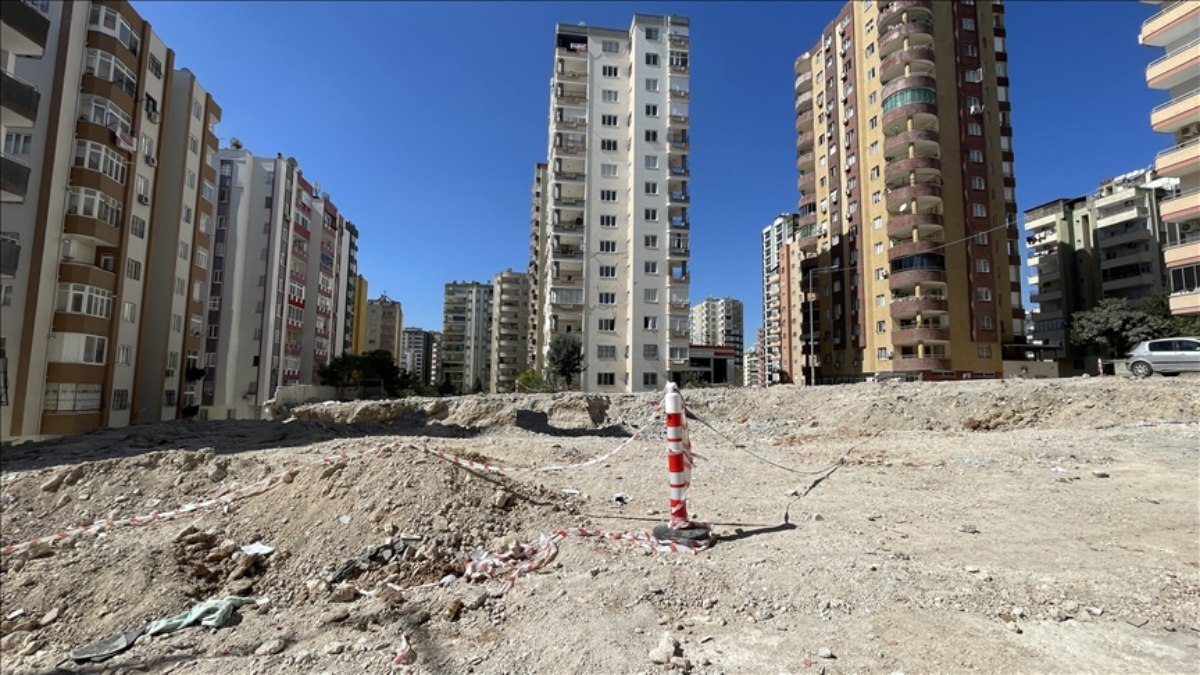 Adana'da depremde 42 kişinin öldüğü apartmanın betonu standart altında çıktı