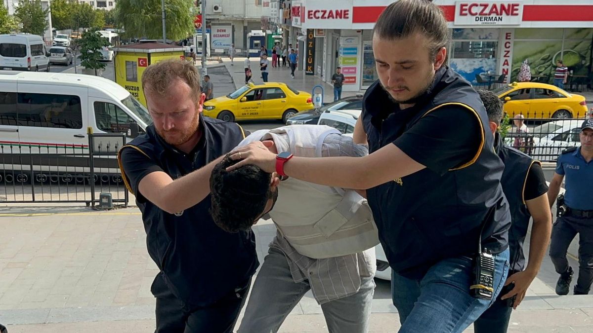 Tekirdağ'da elektrik süpürgesi kablosuyla kız arkadaşını öldürdü