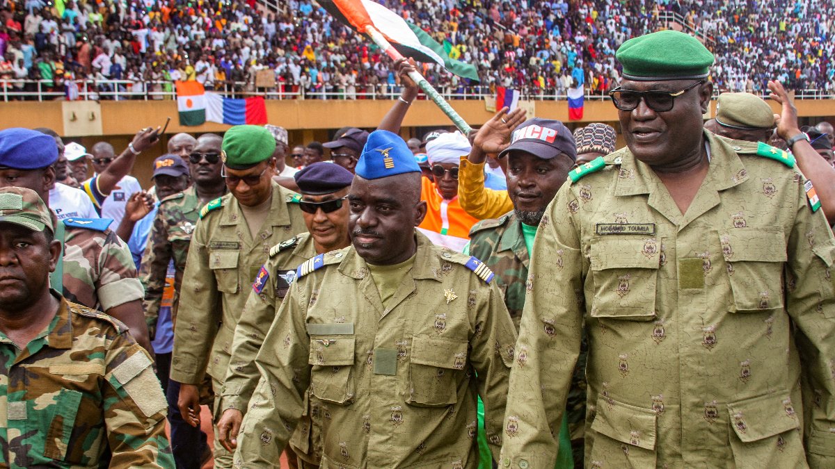Nijer'in Afrika Birliği üyeliği donduruldu