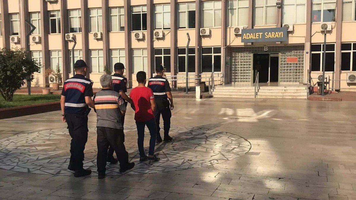 Aydın'da 1 ton 30 kilogram esrarla yakalanan baba oğul tutuklandı