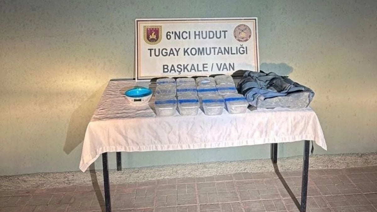 Mehmetçik Van sınırında 8 kilo 62 gram metamfetamin ele geçirdi