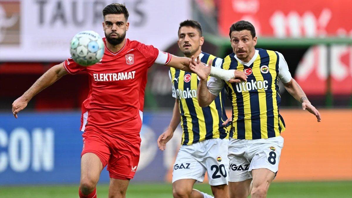 Fenerbahçe, Twente'yi deplasmanda 1-0 mağlup etti