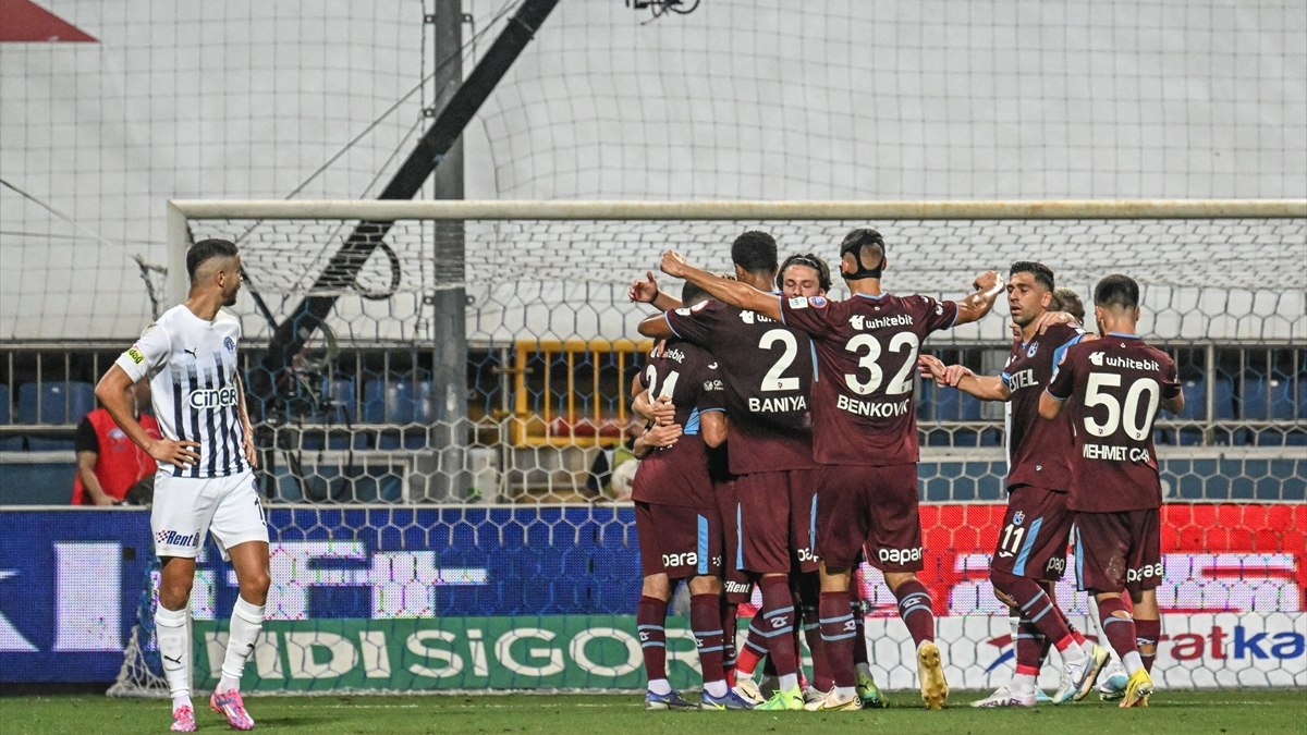 Trabzonspor konuk olduğu Kasımpaşa'yı farklı yendi