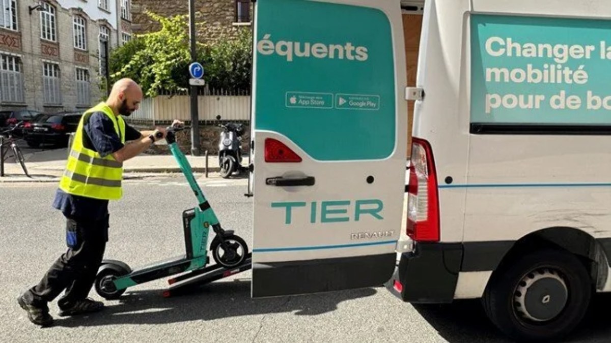 Paris sokaklarında elektrikli scooterlar kaldırıldı