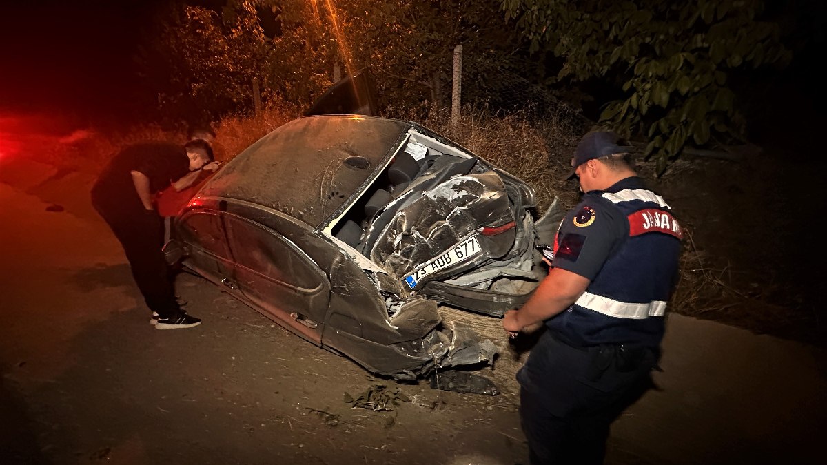 Elazığ’da trafik kazası: 2’si ağır 3 yaralı